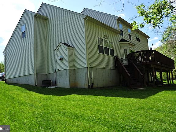 3rd image of 123 Berwyck Ct