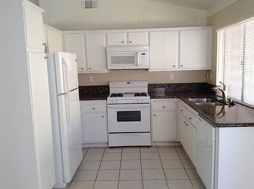4th image of 27638 Avenida Interno