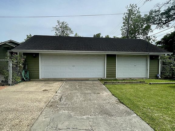 3rd image of 900 Amarillo St