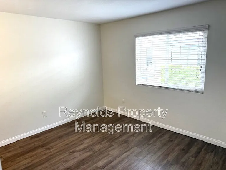4674 Bancroft St #8 — Photo 11