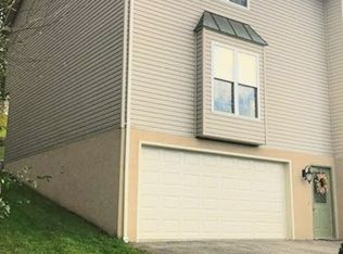 25 Clear Spring Dr, Morgantown, WV 26508