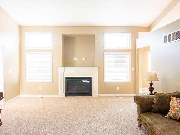 2nd image of 855 Brookside Ln