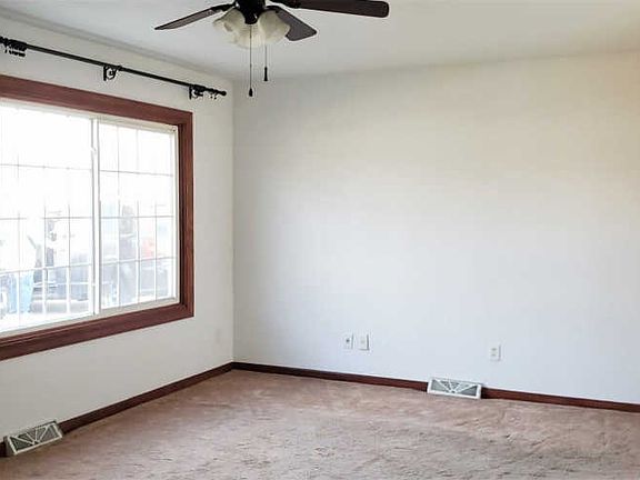 2nd image of 916 35th Ave