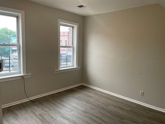 4th image of 432 Central Ave