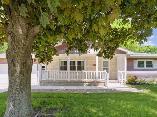 1302 Grandview Ave, Waverly, IA 50677