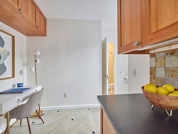 4th image of 252 W 85th St APT 5B
