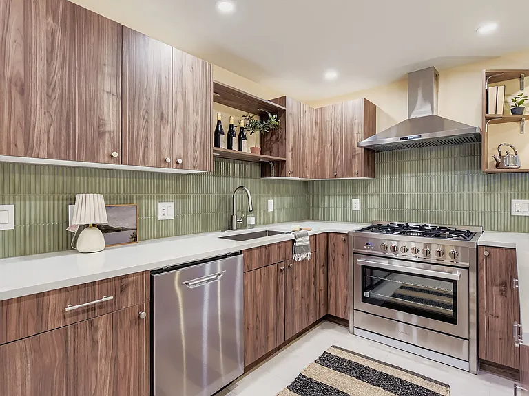 4264 W Radcliff Ave — Photo 4