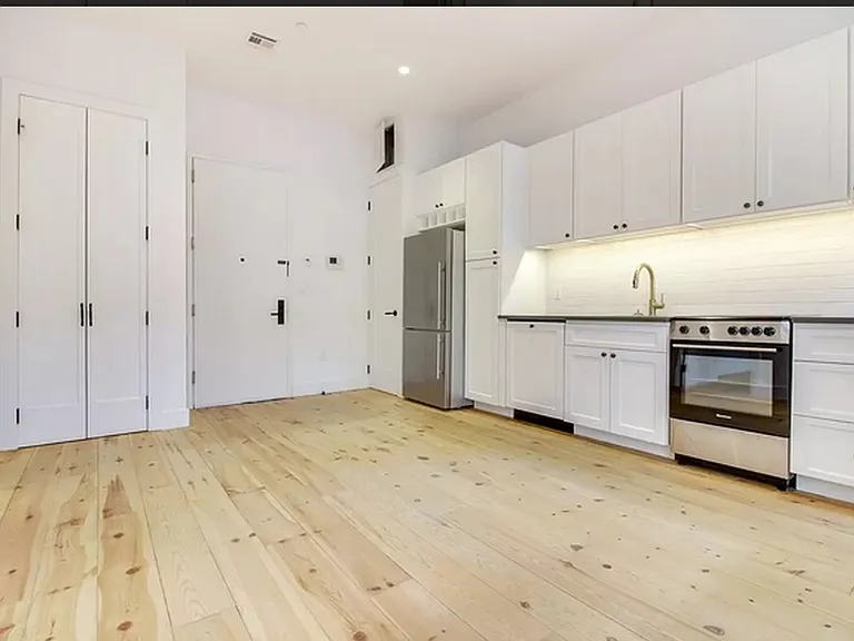 291 Metropolitan Ave #2A — Photo 2