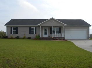 206 Quarry Trl, Richlands, NC 28574
