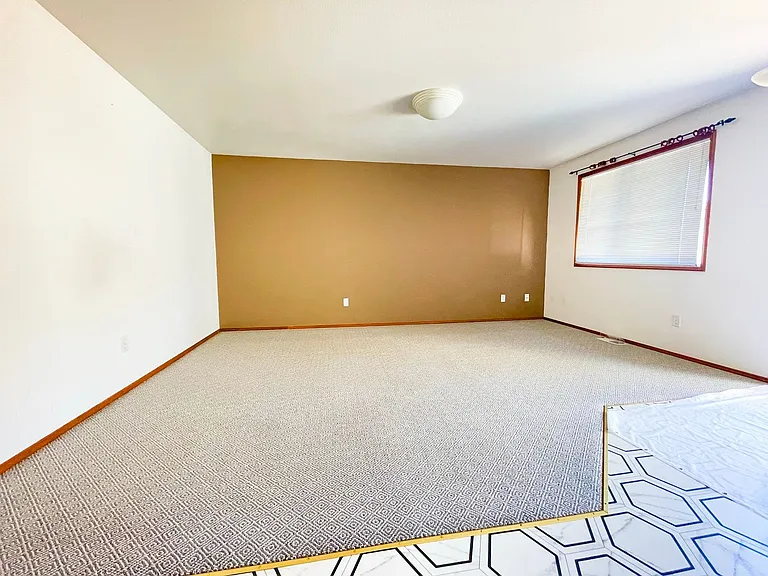3022 Russell Way #B — Photo 4
