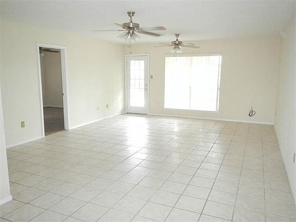 5th image of 341 Southwood Dr