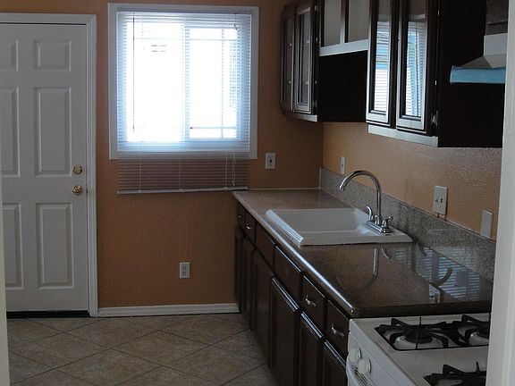 2nd image of 1556 W 21st St