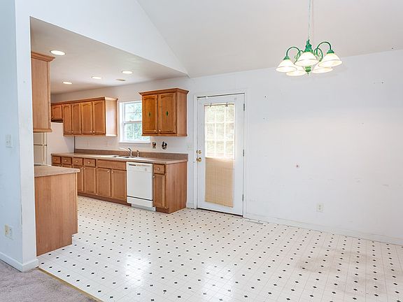 4th image of 222 Hollow View Dr SE