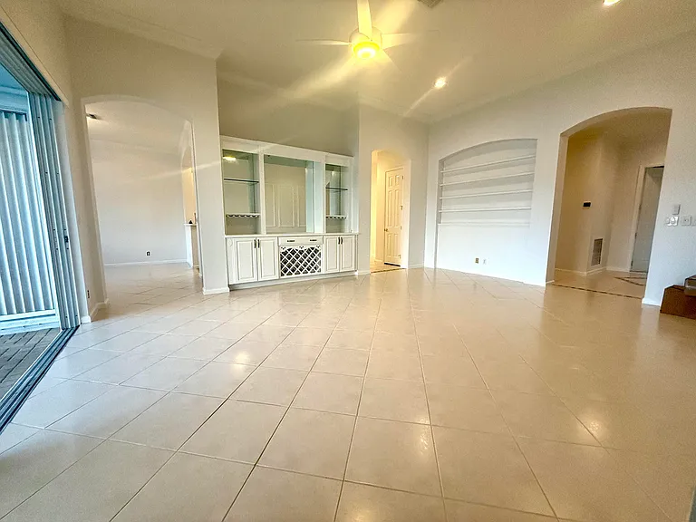 9041 Bay Harbour Cir — Photo 8
