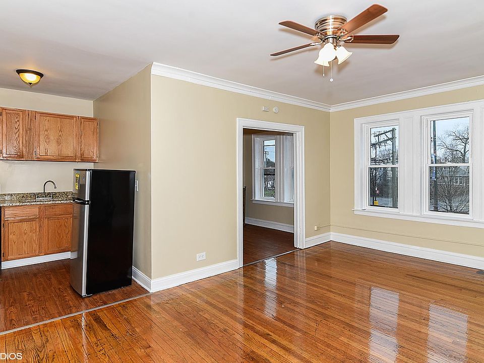 2nd image of 7901 S Racine Ave