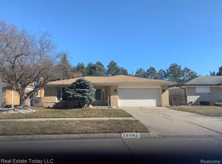 28362 James Dr, Warren, MI