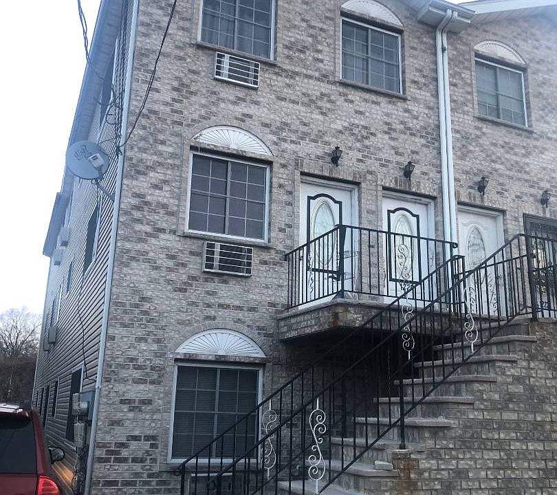 2nd image of 1221 E 224th St