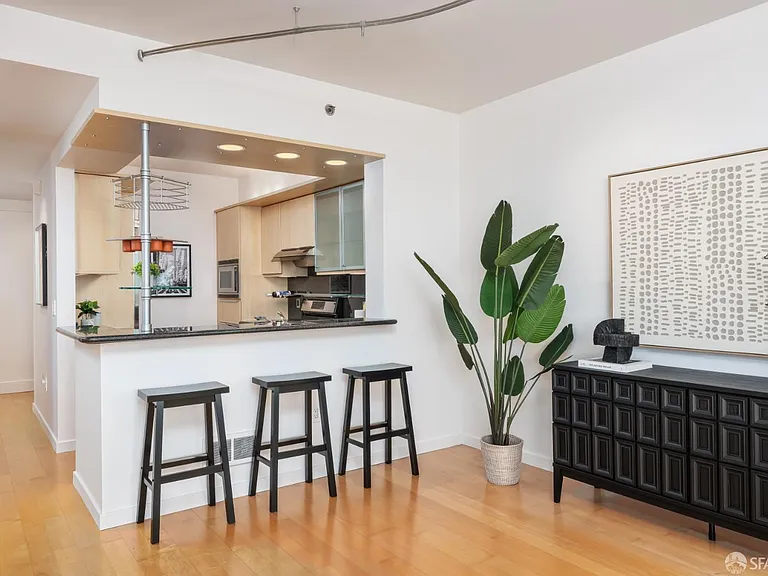 219 Brannan St #5G — Photo 33