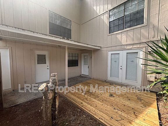 2nd image of 4638 Lighthouse Cir Unit 1
