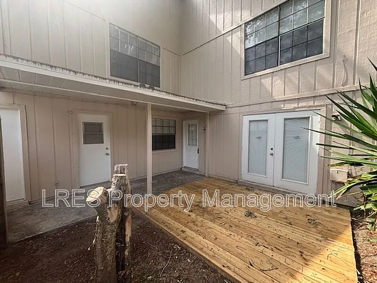 4638 Lighthouse Cir #1 — Photo 2