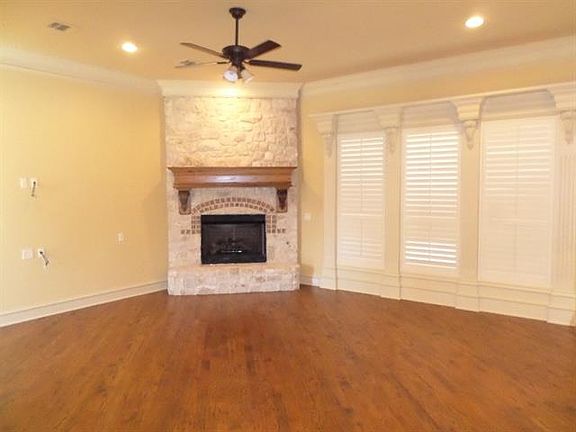 5th image of 7809 Roberts Ct