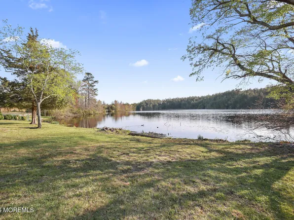 208 Lakeview Court, Forked River, NJ 08731