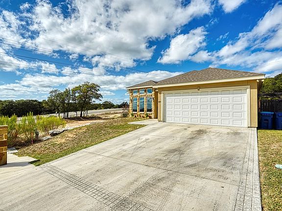 2nd image of 1104 Norfolk Ln
