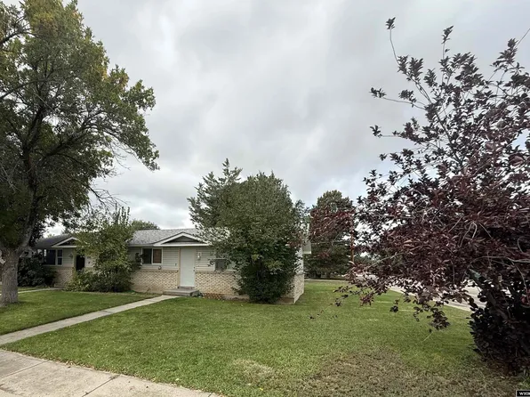 700 S 10th St, Douglas, WY 82633