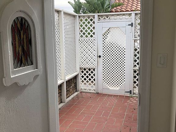 5th image of 937 N Vista St