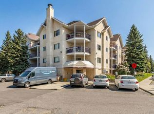 Pointe Uptown The, Edmonton, AB T5H 4L5