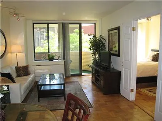 Sold by Metropolitan Res. Partners | media 16