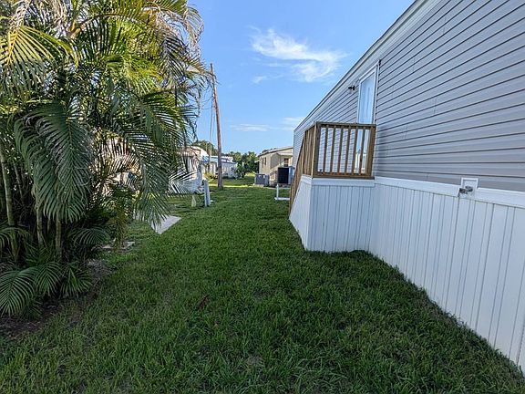 4th image of 4435 70th Ave N #133