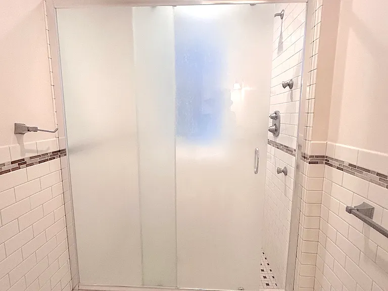 Front bedroom large shower stall