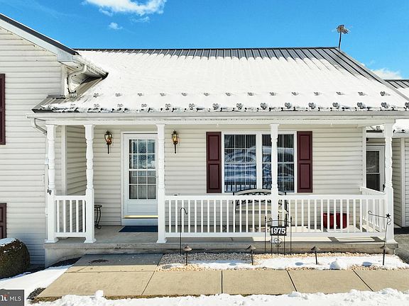 3rd image of 1975 Smith Station Rd