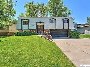 11741 Meredith Ave, Omaha, NE 68164