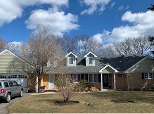 150 Westmoreland Dr, Wilmette, IL
