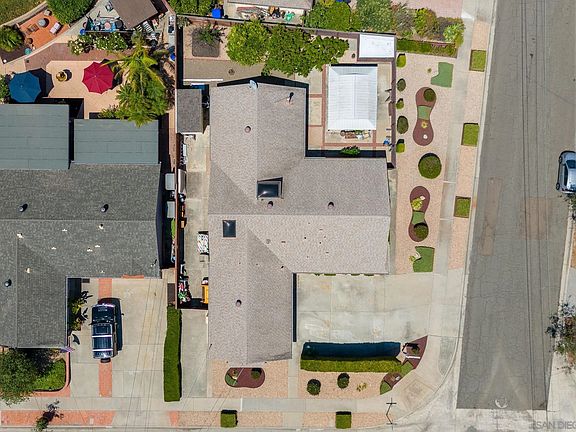5th image of 4596 Mount Bigelow Dr