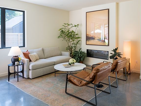 2nd image of 600 Park Ave NE