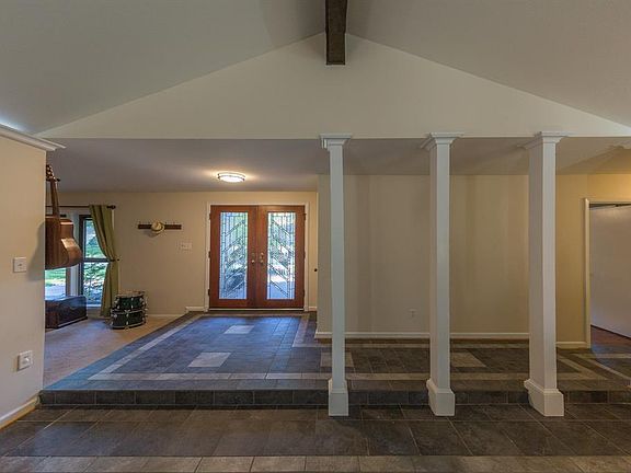 4th image of 419 Shadow Creek Dr