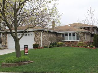 686 N Emroy Ave, Elmhurst, IL 60126