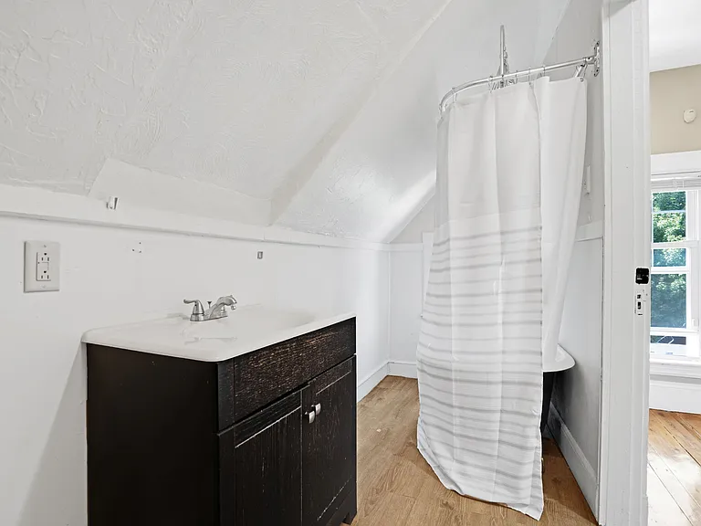 49 Elmore St #3 — Photo 9