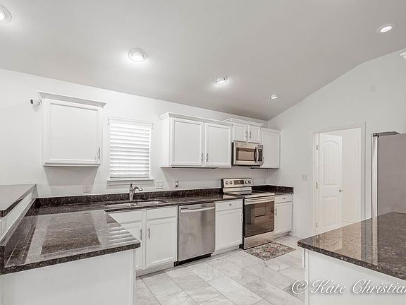 5th image of 305 Lamar Ct