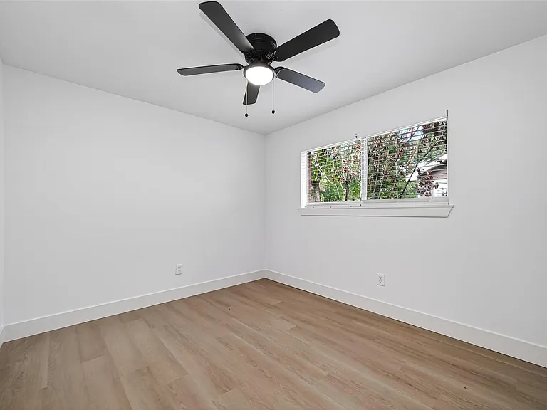 1834 Shadow Rock Dr — Photo 25