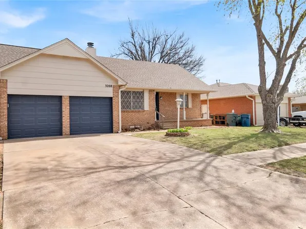 3208 Hardy Dr, Edmond, OK 73013