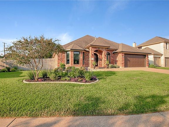 5th image of 15801 Chatham Wood Dr