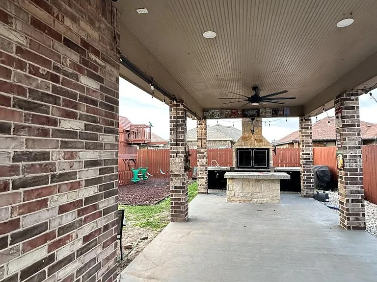 1126 Grandeur Dr — Photo 4