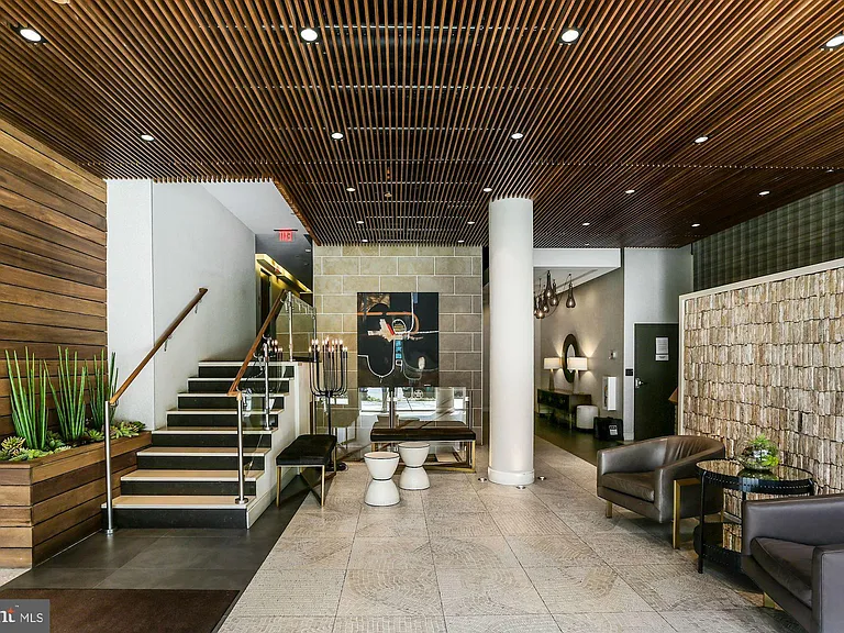1311 13th St NW #Penthouse 602-2 — Photo 3