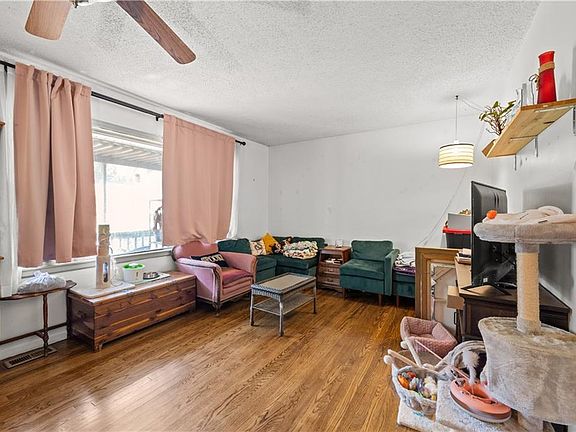 5th image of 7435 Reeds Ln