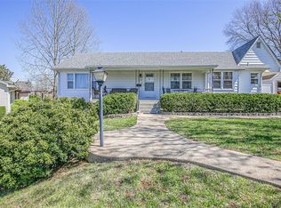 203 N Grand Ave, De Soto, MO 63020