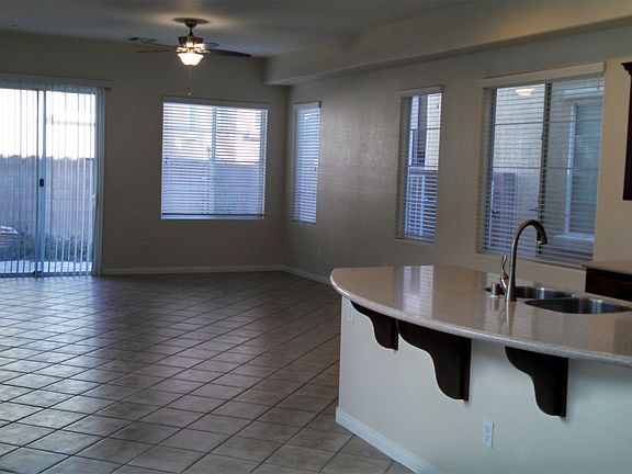 kitchen/living room